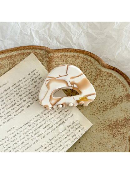Beau - Semi Round Hollow Acetate Geometric Claw Clip