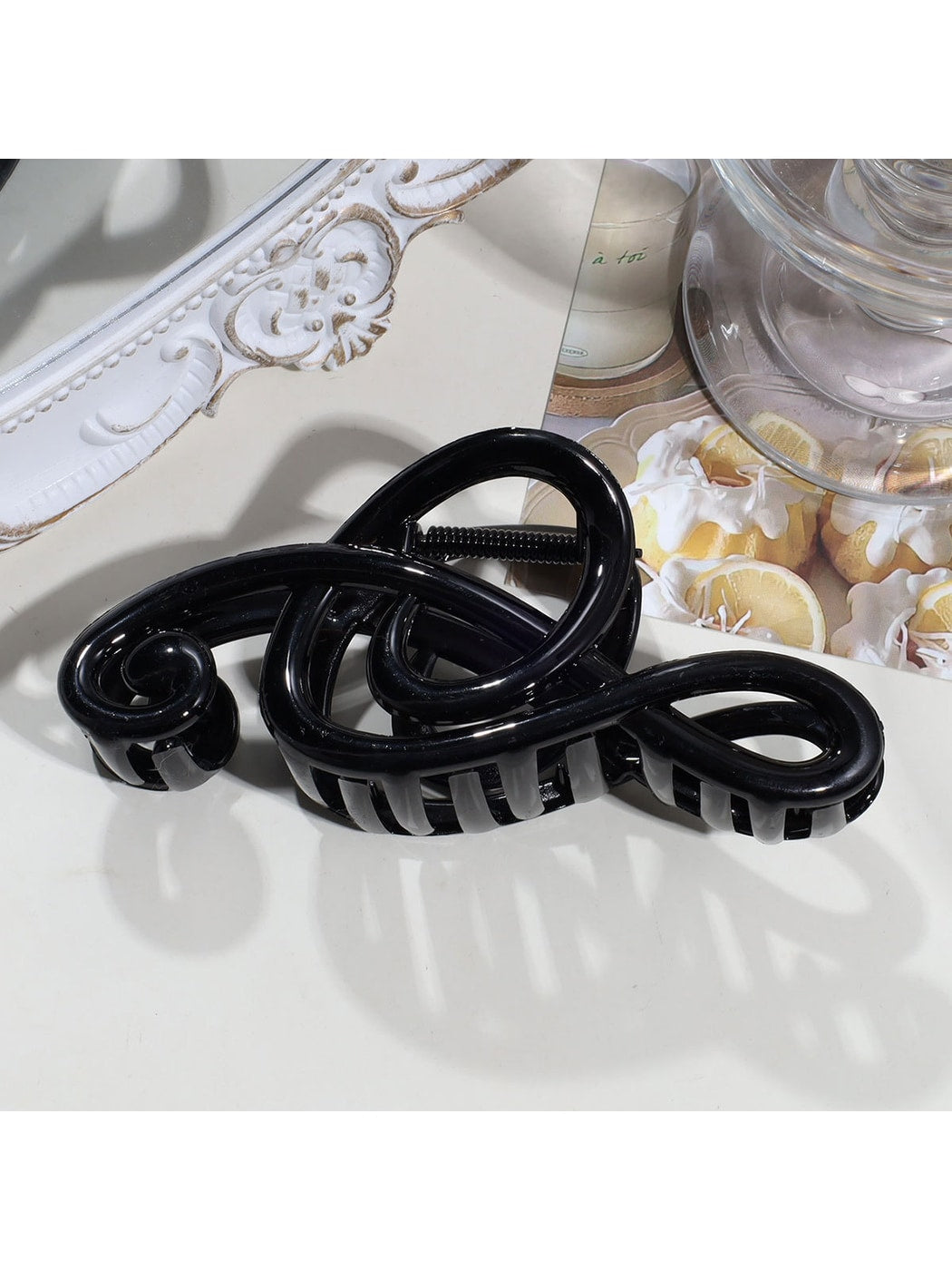 Beau - Acrylic Alloy Music Note Statement Claw Clip