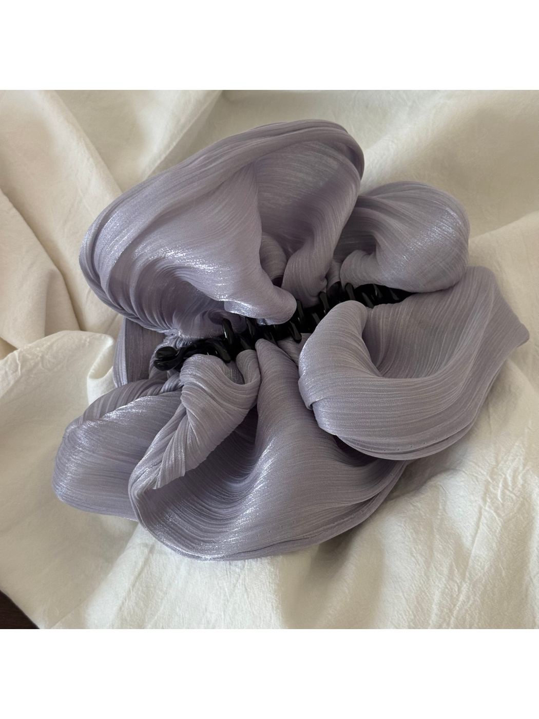Beau - Glossy Sheer Irregular Ruffle Banana Clip