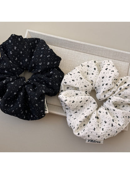 Gifty - Floral Print Fabric Scrunchie