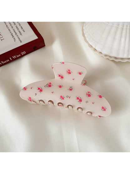Beau hair claw clip styled in hair, showcasing how it holds hair securely