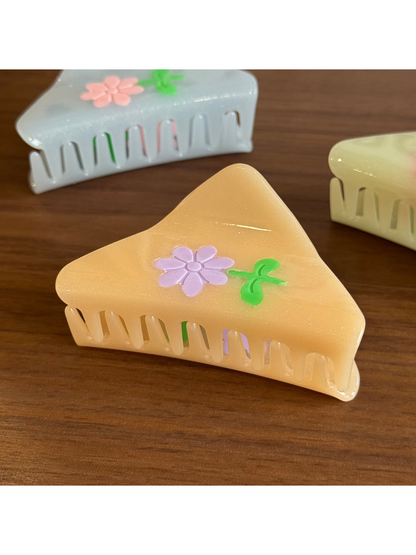 Beau - Retro Flower Triangle Acetate Hair Clip