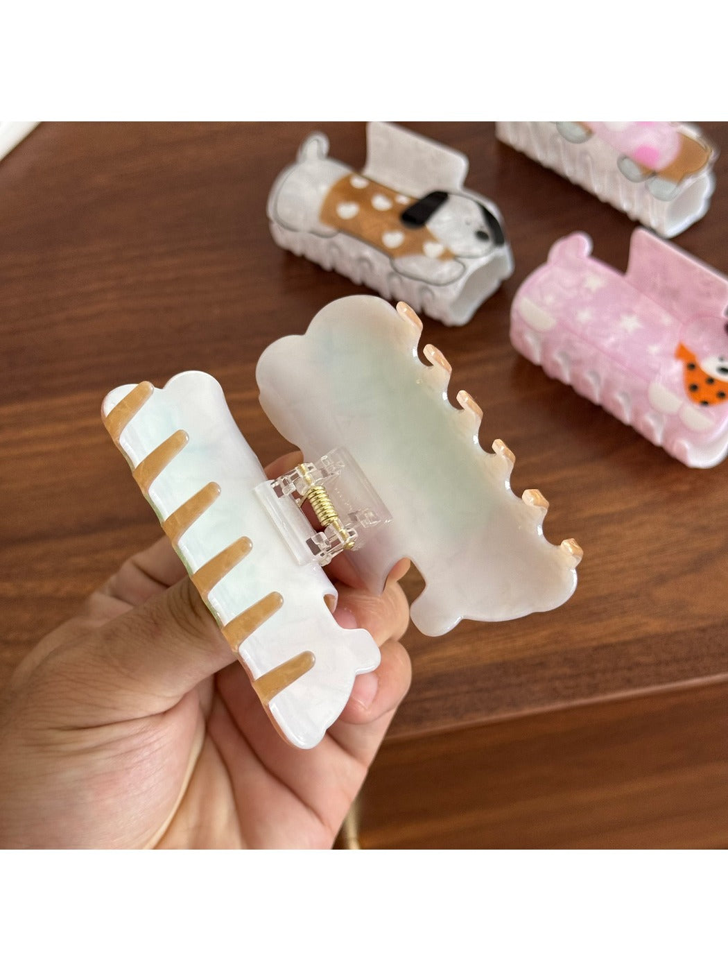 Beau - Cute Cartoon Puppy Hair Claw Large