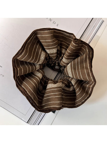 Gifty - Vintage Striped Scrunchie