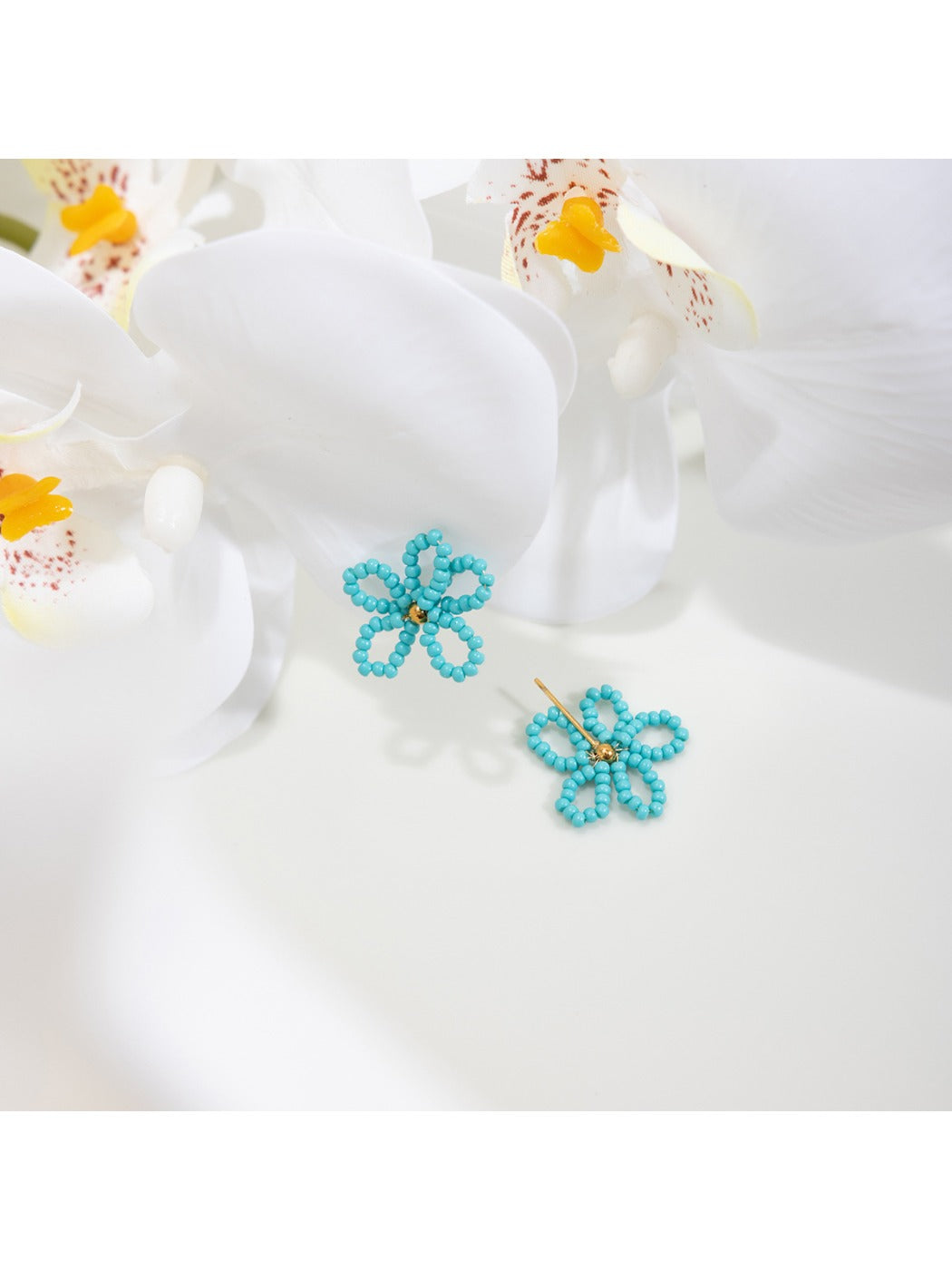 Earedge - Floral Earrings In Blue Seed Beads
