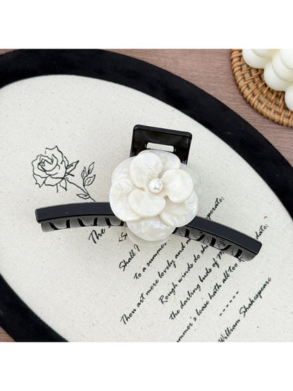 Beau - Luxe Camellia Hair Clip