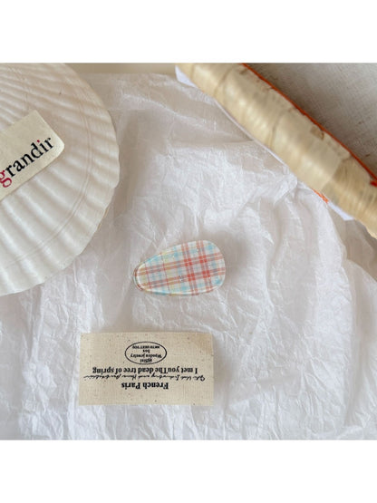 Beau - Sweet Teardrop Duckbill Acrylic Hair Clip