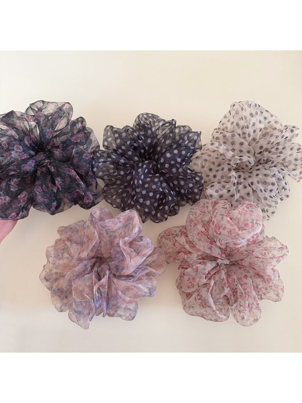 Gifty - Retro Style Gathered Organza-Look Scrunchie