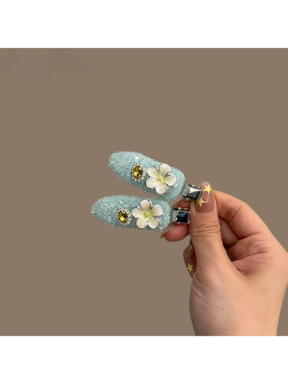 Beau - Floral Bangs Styling Plastic Alloy Hair Clip