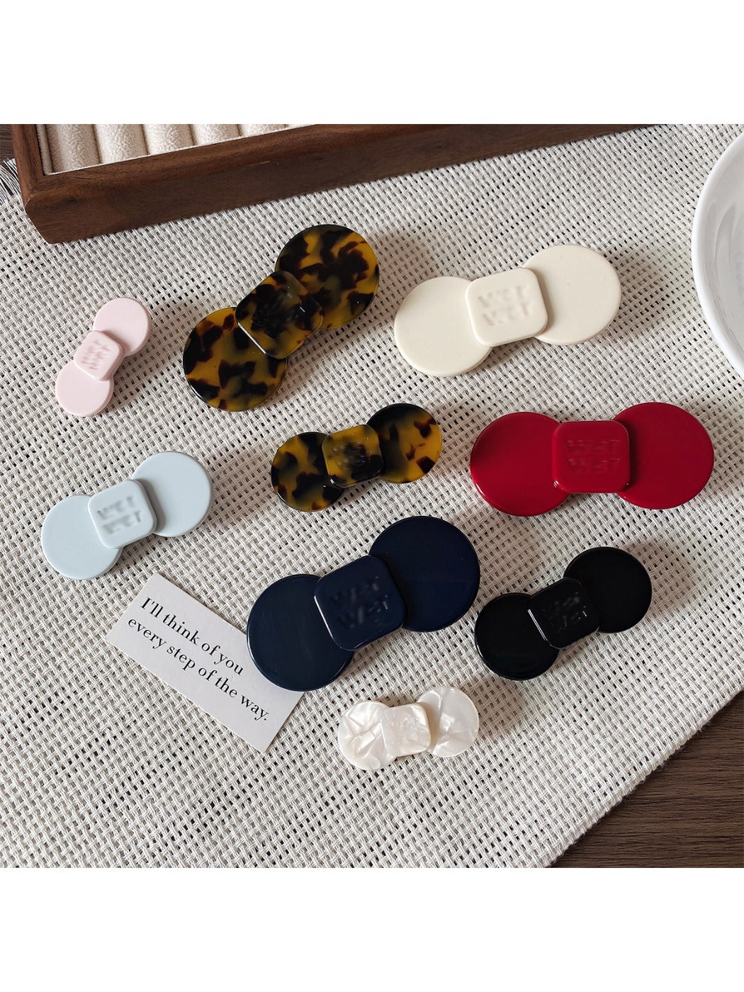 Beau - Sweet Minimalist Bow Hair Clip
