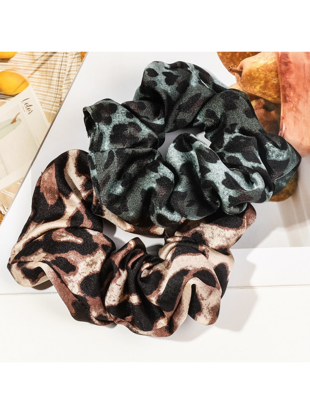 Gifty - Fashionable Leopard Print Scrunchie