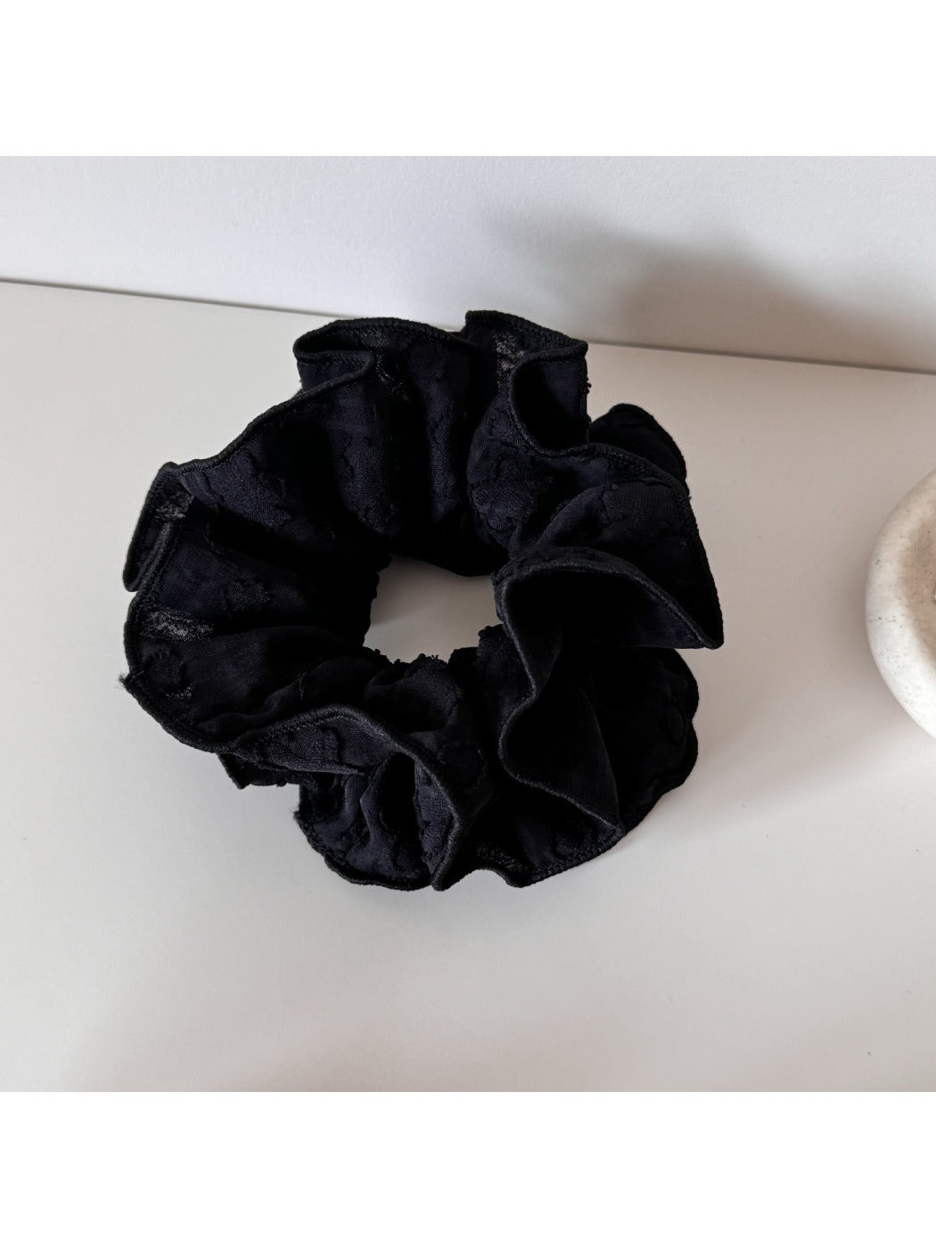 Gifty Sweet Style floral print scrunchie displayed on a white background highlighting colors and design
