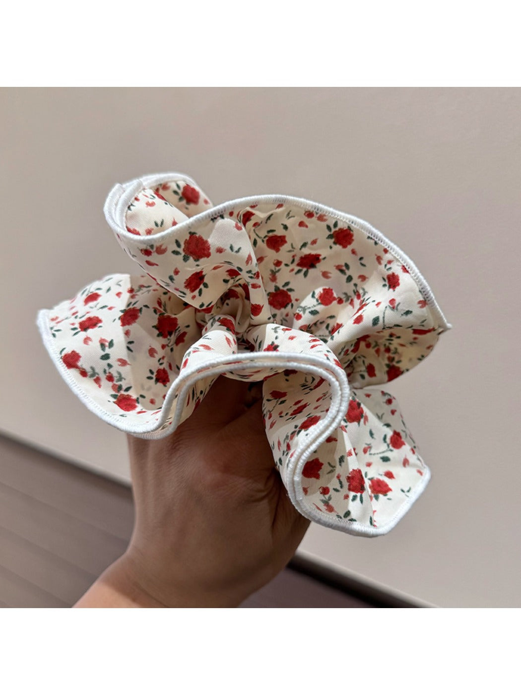 Gifty - Vintage Rose Floral Scrunchie Four Layer