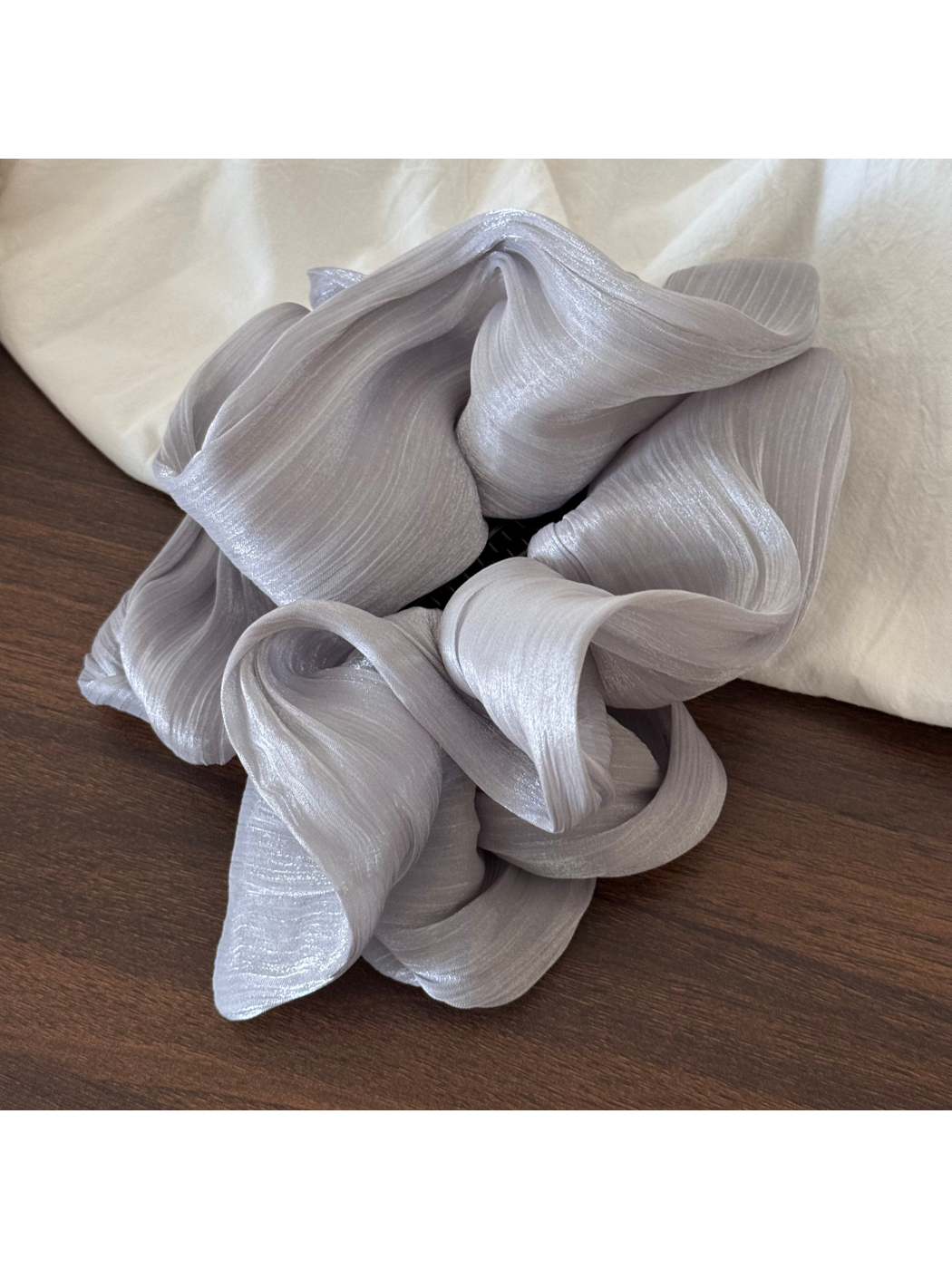 Beau - Glossy Sheer Irregular Ruffle Banana Clip