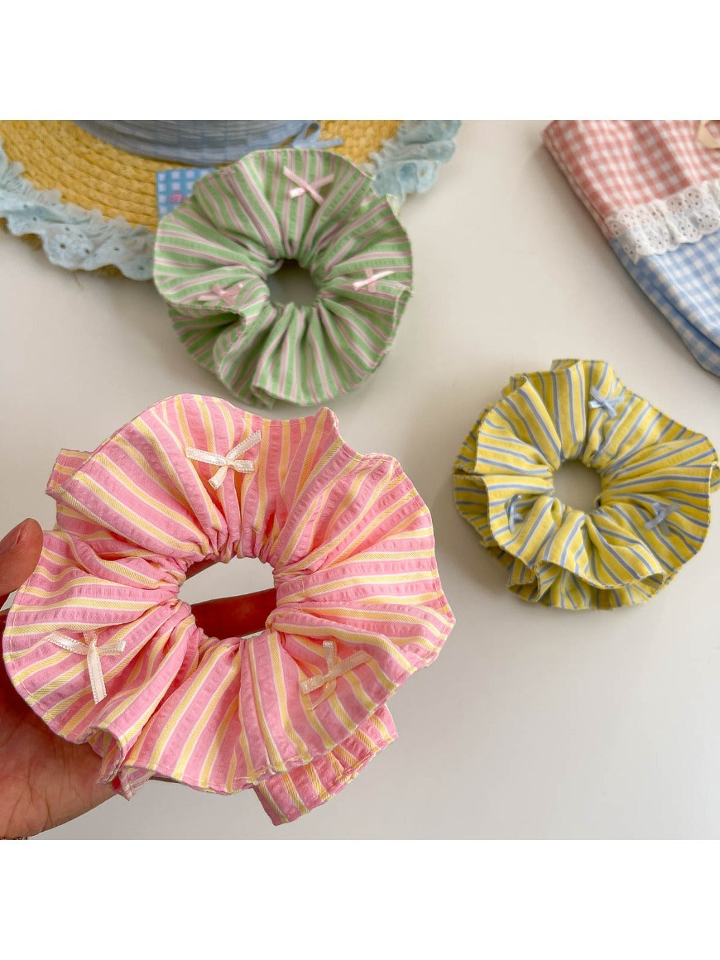Gifty scrunchie stretched to display elastic band inside