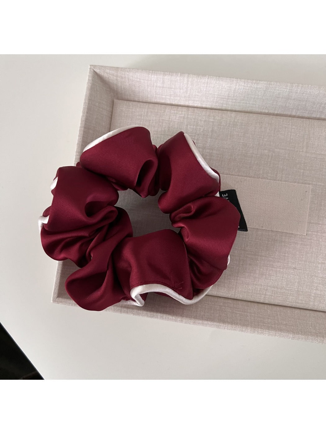 Gifty - Luxury Satin Scrunchie Hair Ties