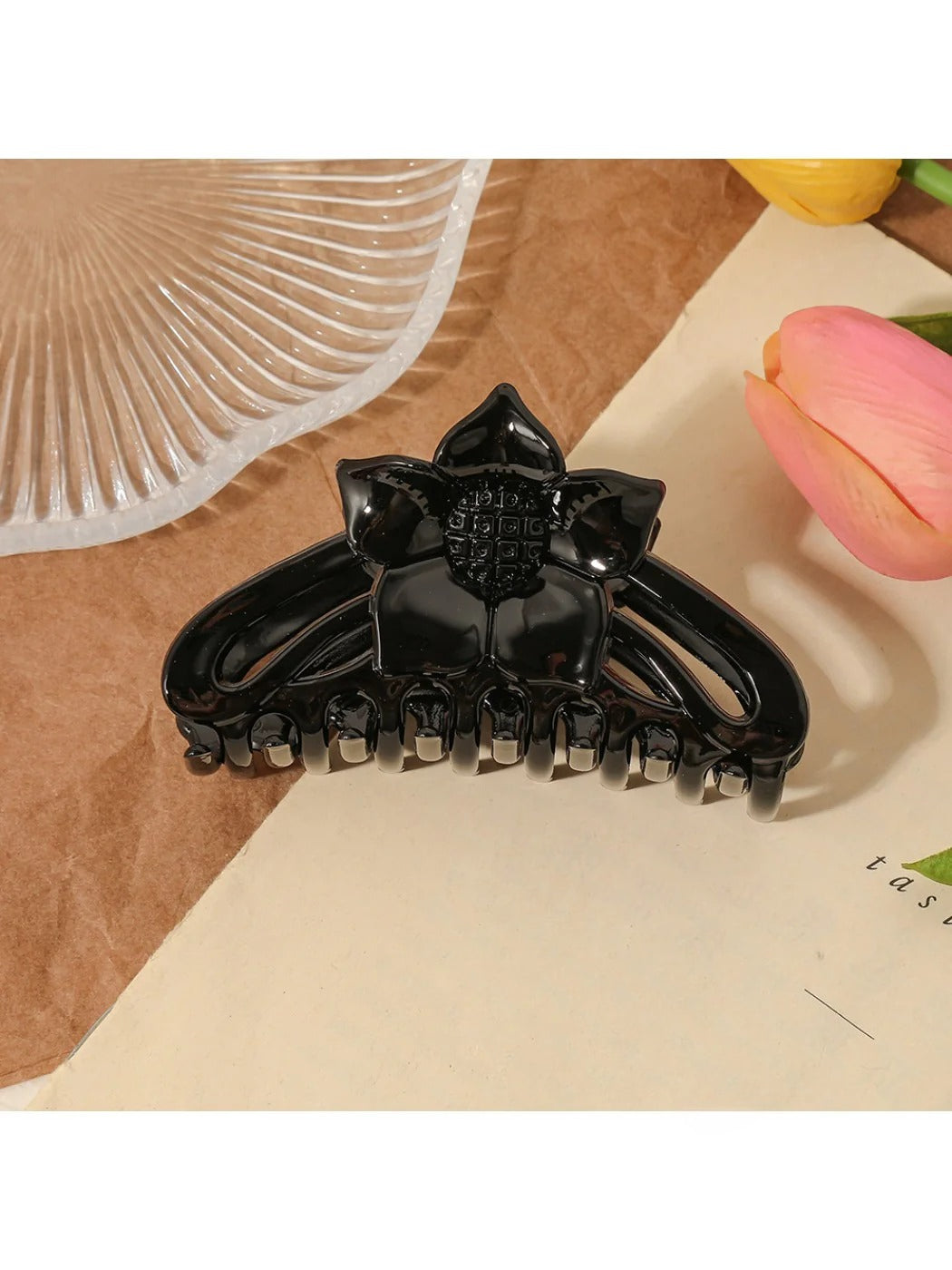 Beau - Elegant Flower Shaped Long Strip Claw Clip