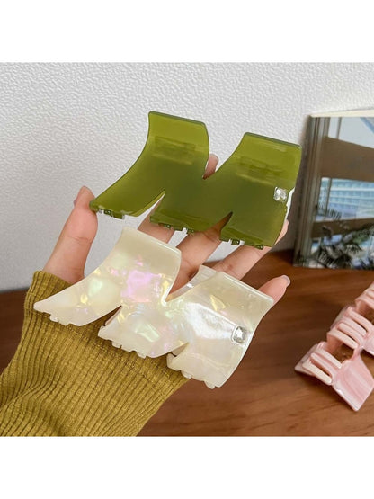 Beau - Minimalist M Shaped Hair Claw Clip