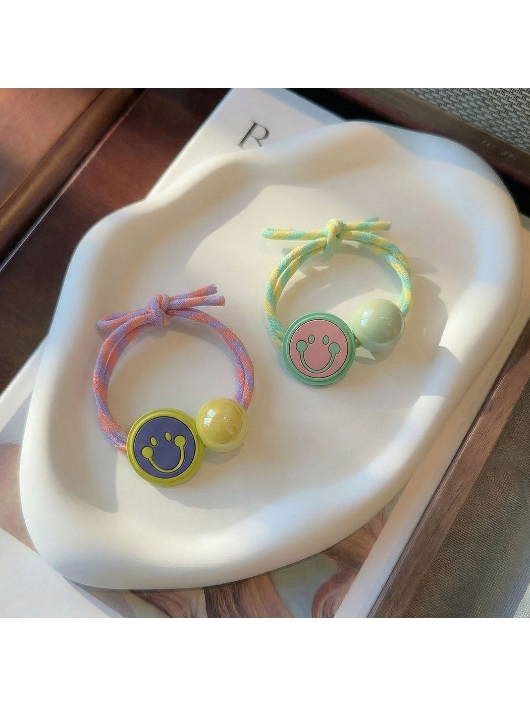 Gifty - Smiley Face Beaded Bow Elastic Hair Tie