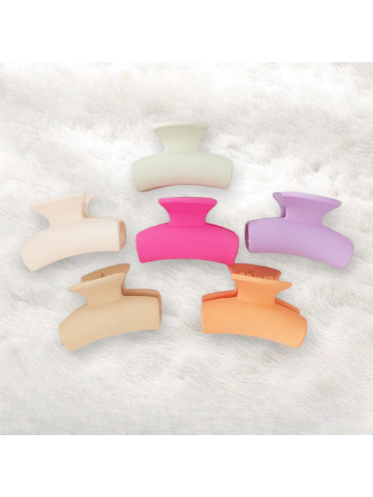 Beau - Matte Curved Plastic Claw Clip