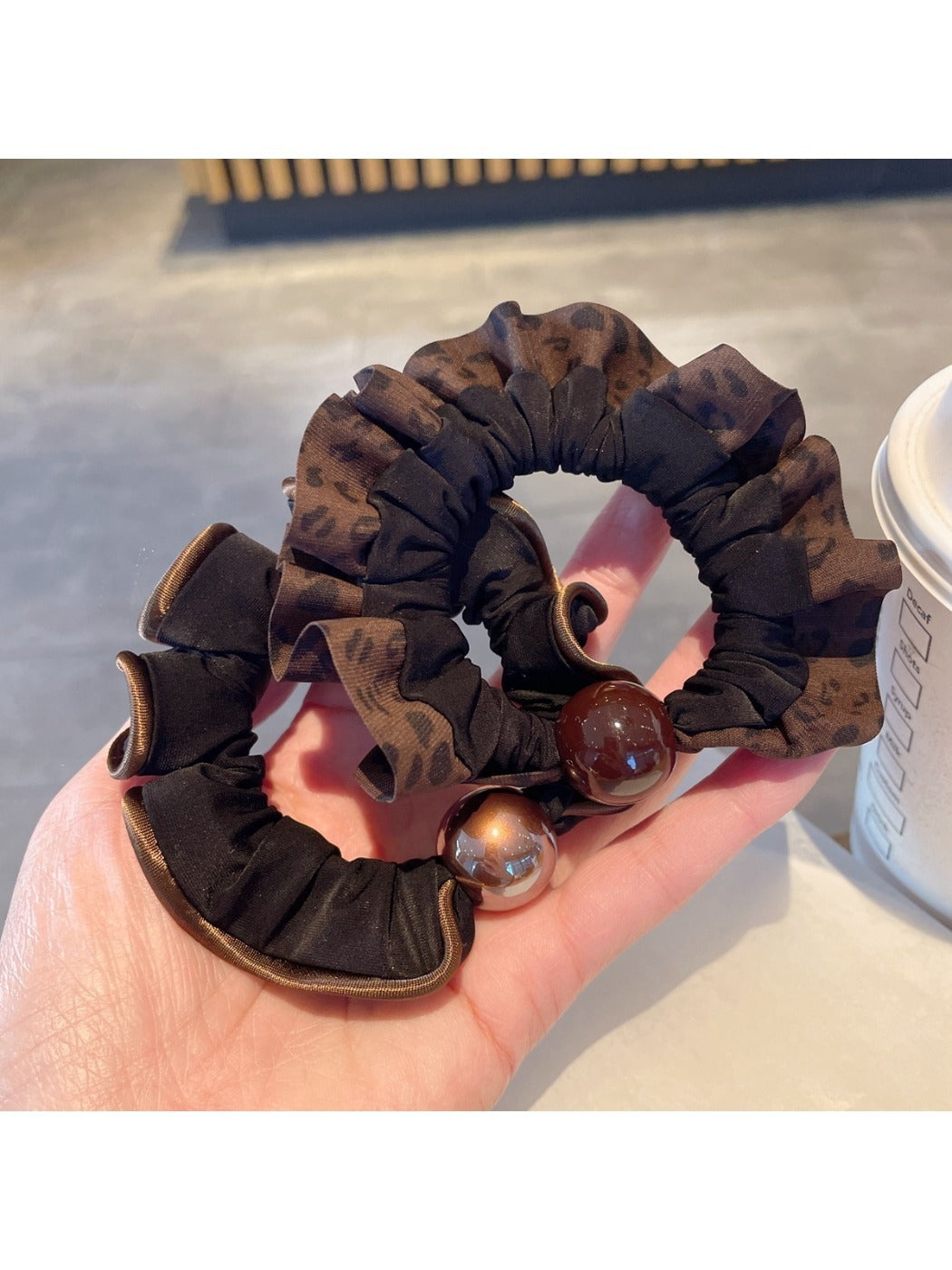Gifty - Leopard Print Edging Hair Scrunchie