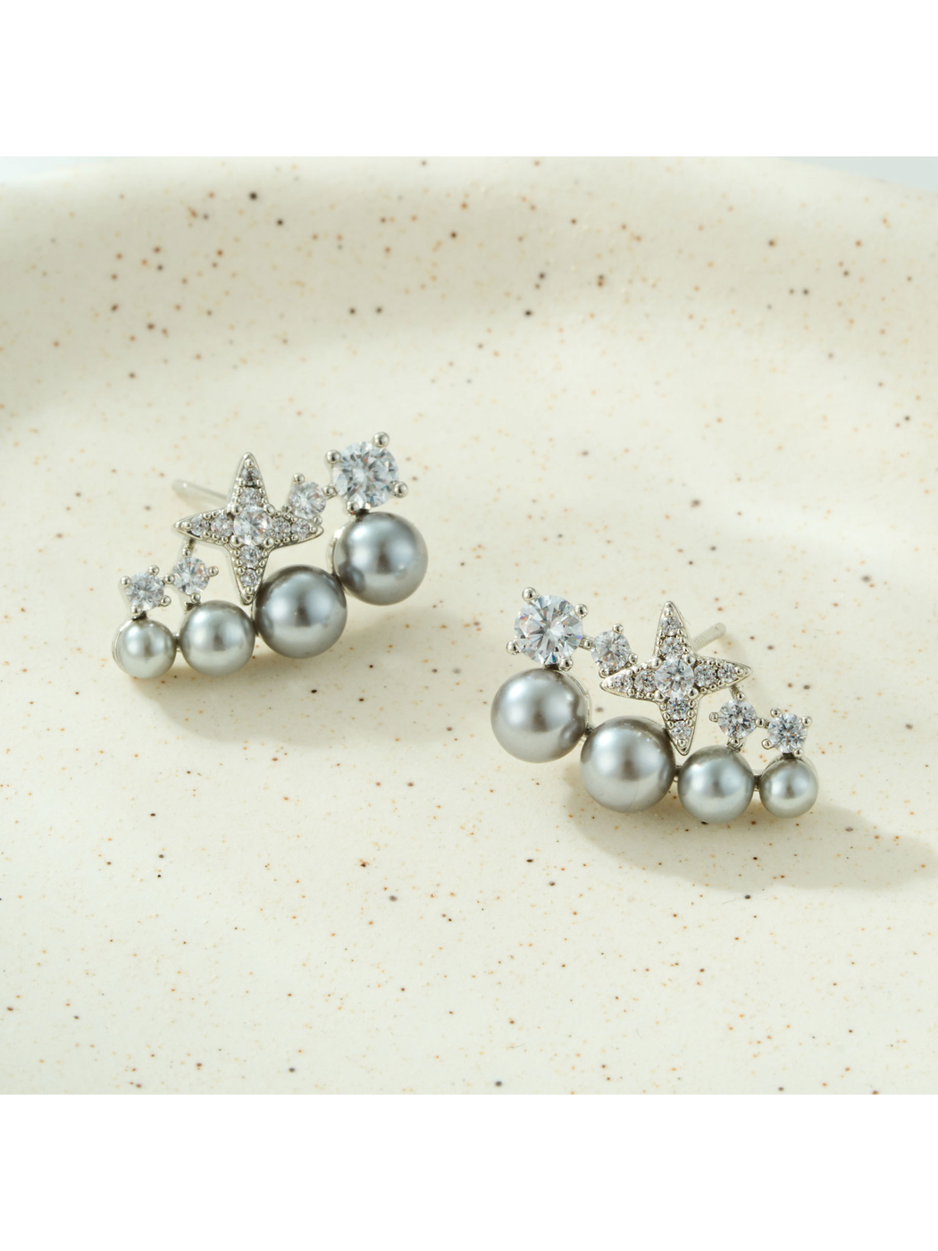 Earedge - Star Shape Rhinestones Alloy Fashion Stud Earrings