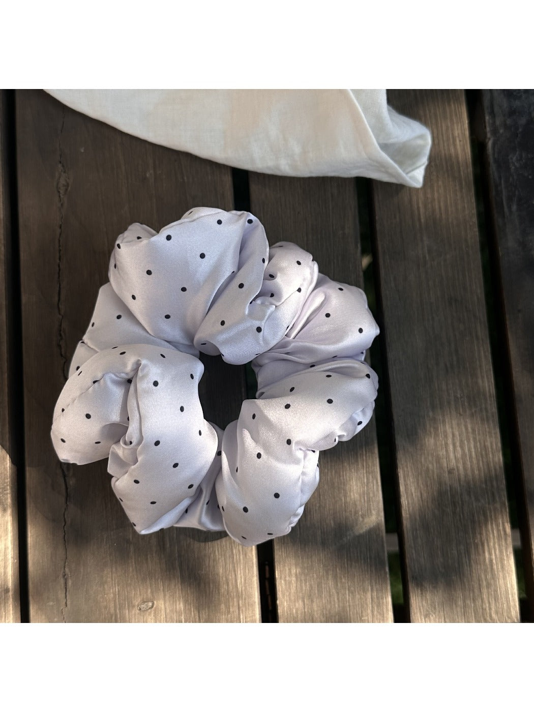 Gifty - Gentle Temperament Polka Dot Scrunchie