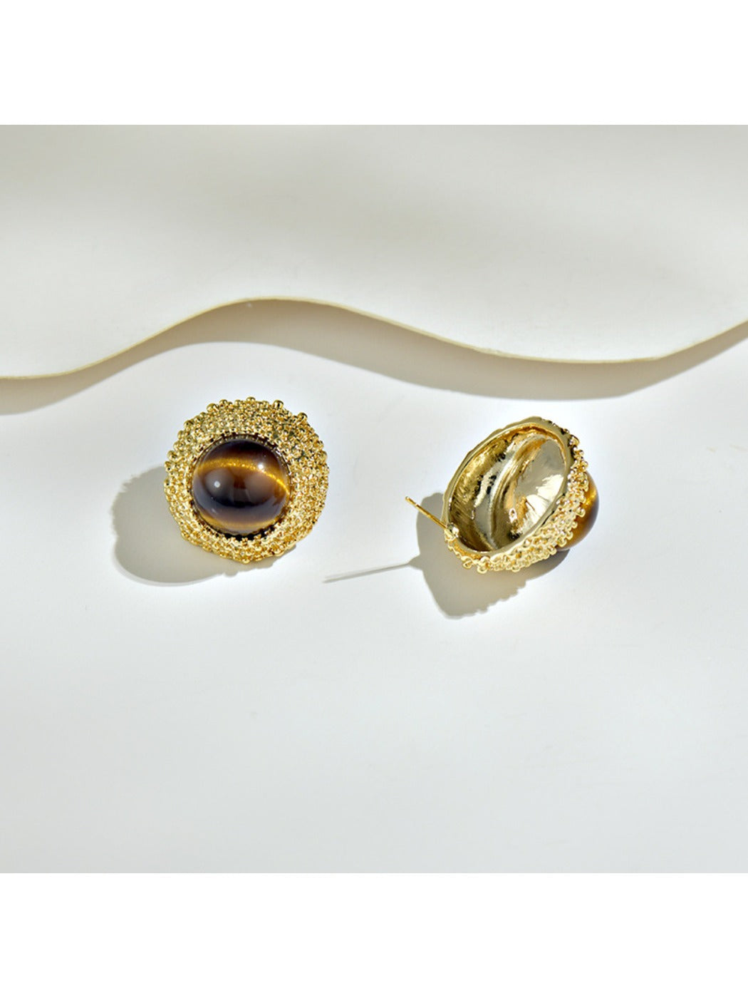 Earedge - Three-Dimensional Round Earrings