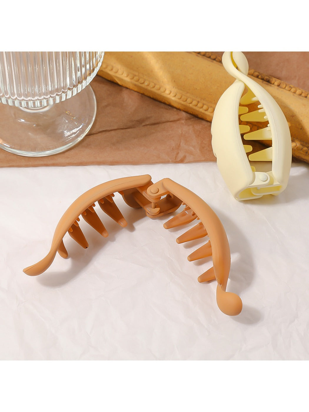 Beau - Premium Banana Shape Hair Clip