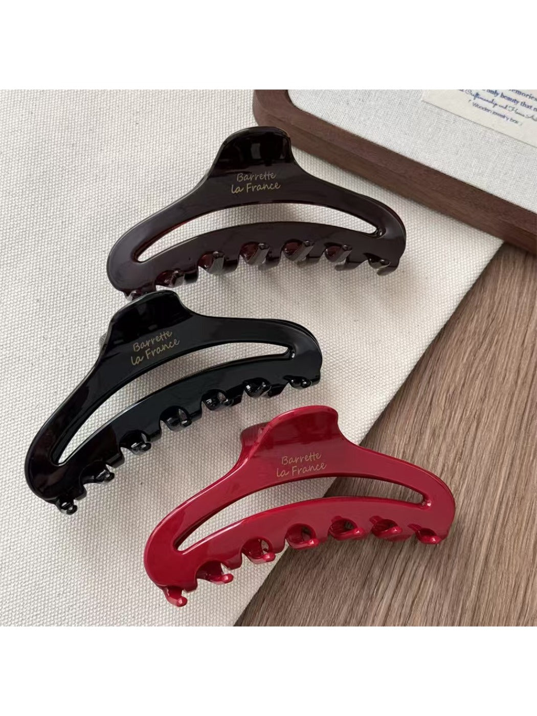 Beau - Openwork Crescent Shaped Hair Claw Clip