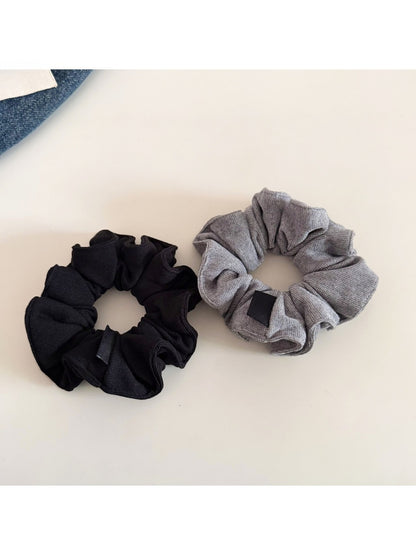 Gifty - Soft Versatile Knitted Scrunchie