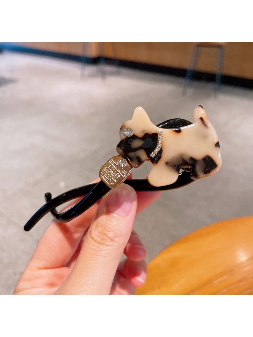 Beau - Vintage Puppy Shaped Hair Claw Clip