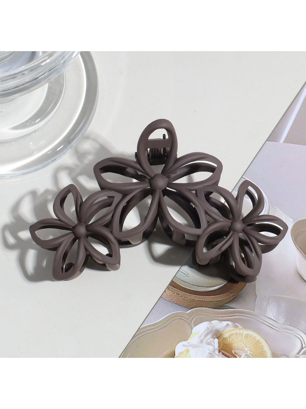 Beau - Plastic Hollow Flower Floral Hair Claw Clip