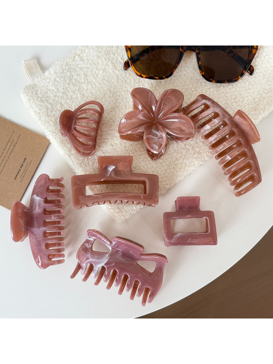 Beau - Glossy Marbled Retro Style Claw Clip