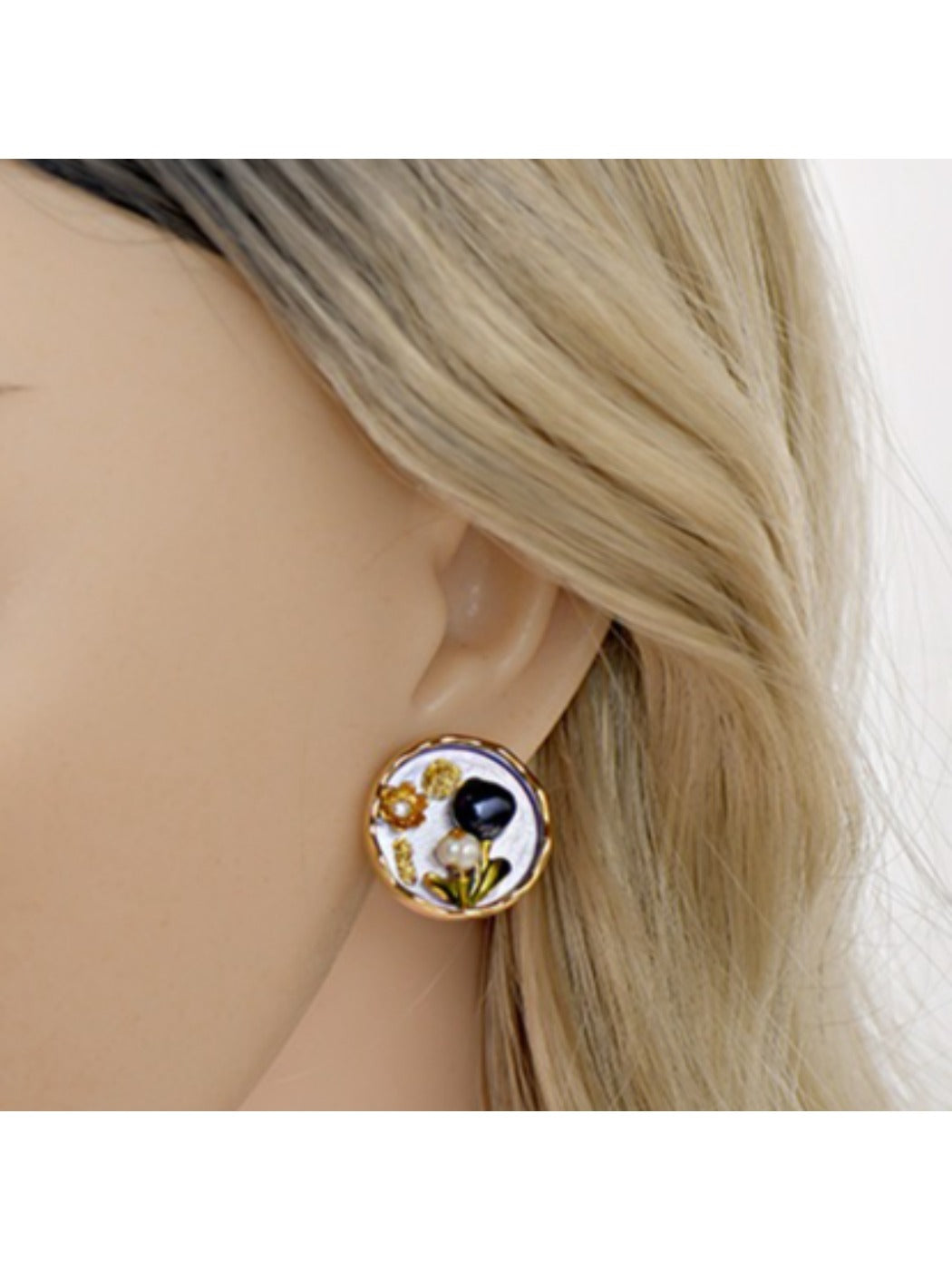 Earedge - Parisian Vintage Round Stud Earrings