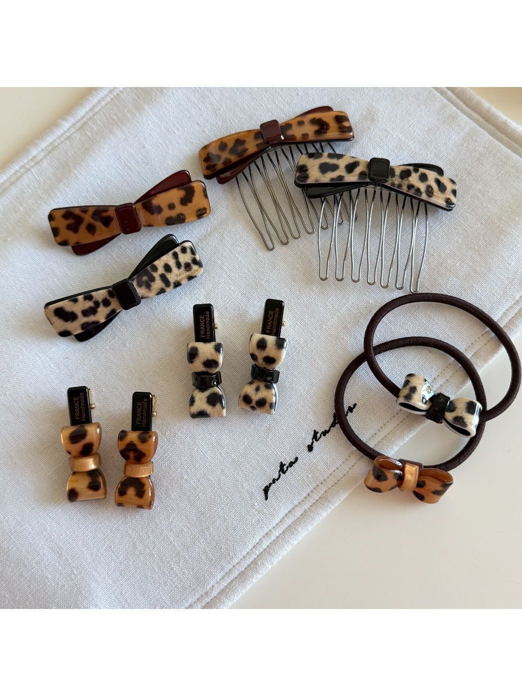 Beau - Cute Bow-Shaped Side Hair Clip