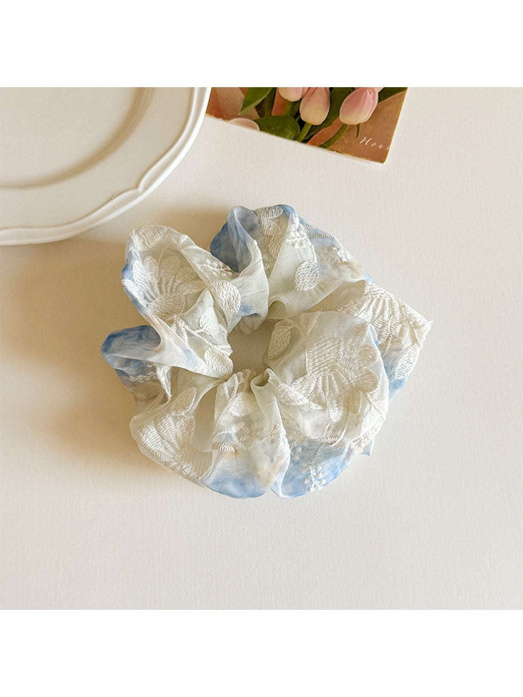 Gifty - Floral Embroidered Lace Detail Fabric Scrunchie