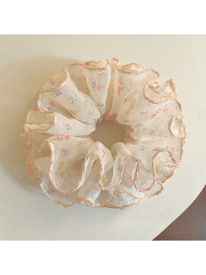 Gifty scrunchie with soft chiffon fabric and small floral design