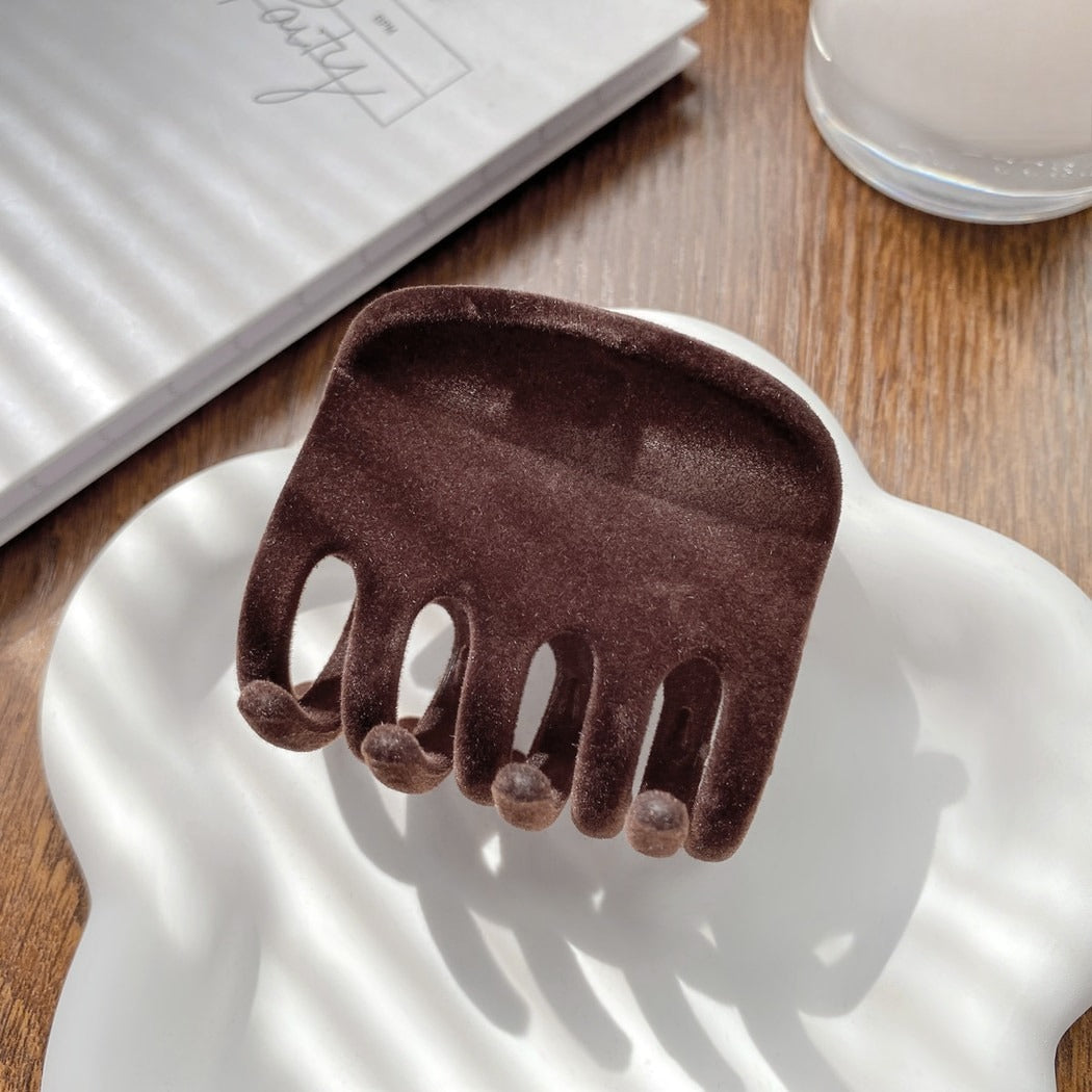 Beau - Fresh Plush Finish Fashion Claw Clip