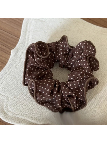 Gifty - Polka Dot Floral Scrunchie