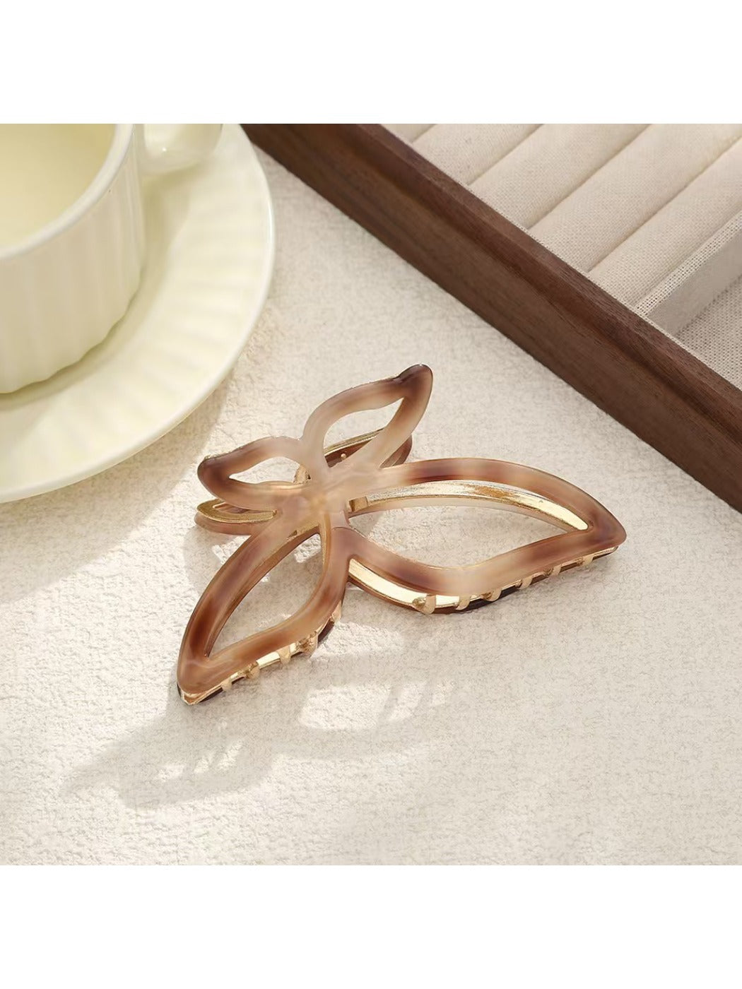 Beau - Vintage Butterfly Shaped Acetate Hair Clip