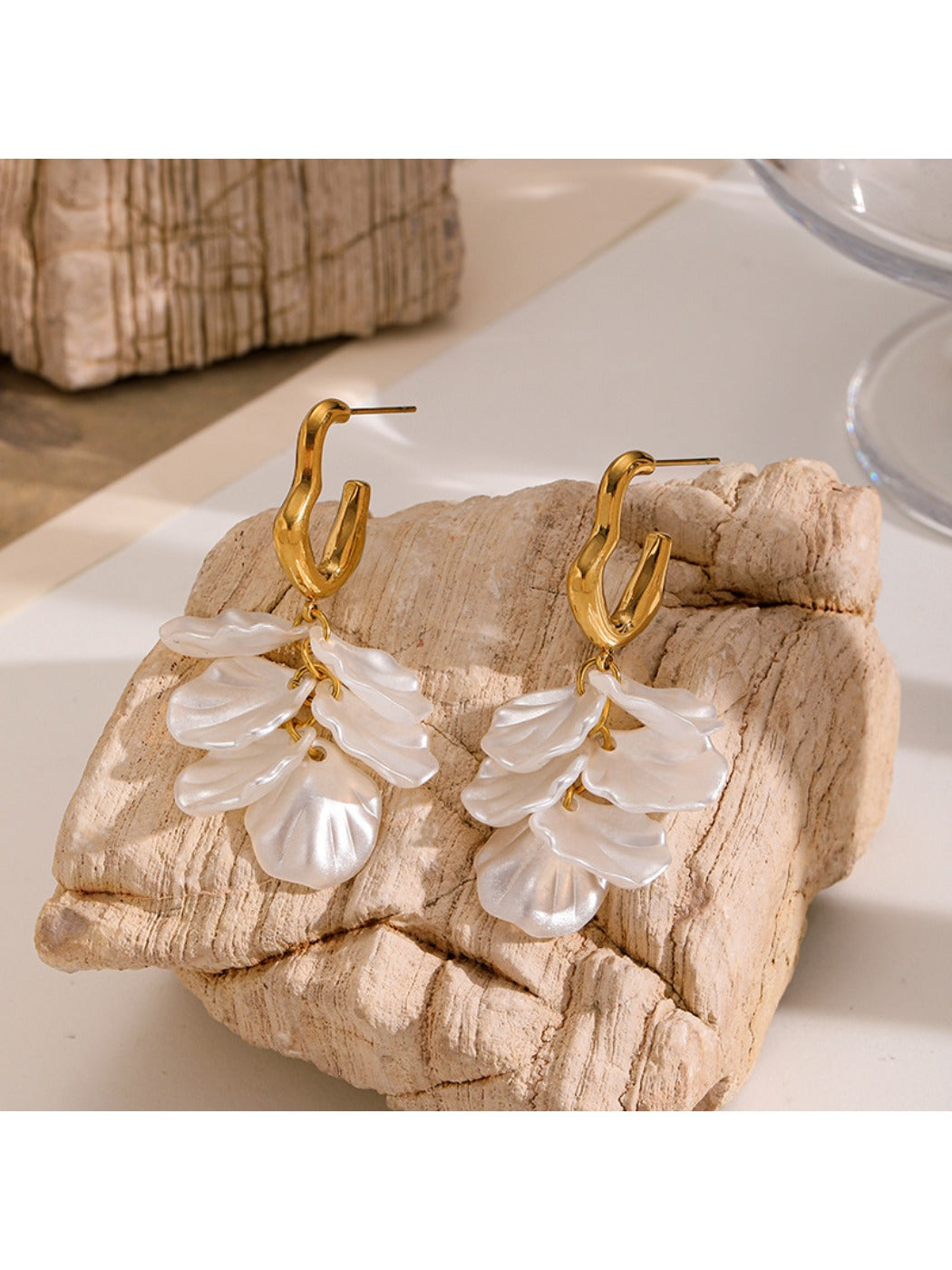 Earedge - Elegant Floral Drop Earrings