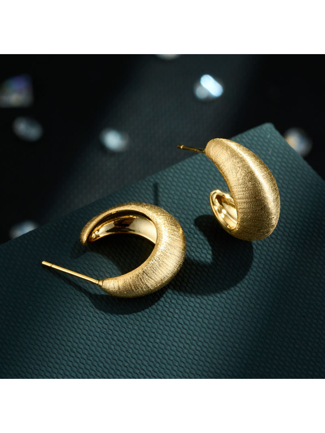 Earedge - Brushed C Shape Geometric Alloy Stud Earrings