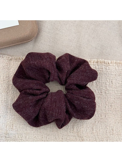 Gifty - Elegant Vintage Hair Scrunchie