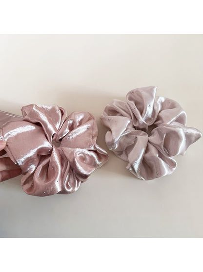 Gifty - Elegant Satin Crinkle Scrunchie