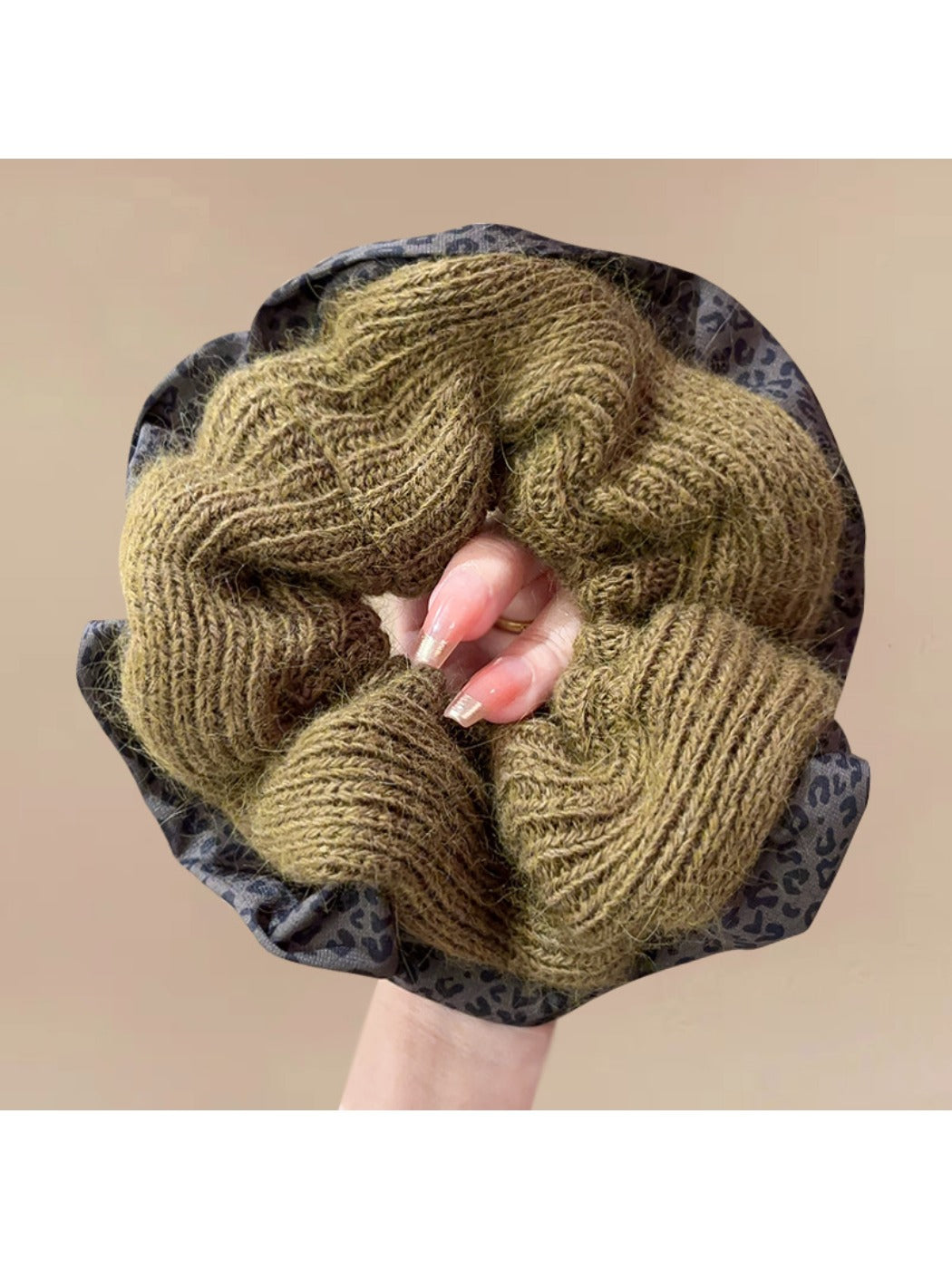 Gifty - Simple Leopard Print Hair Scrunchie