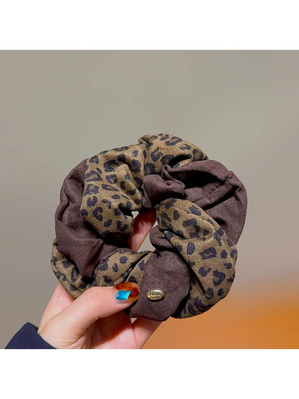 Gifty - Leopard Print Hair Scrunchies