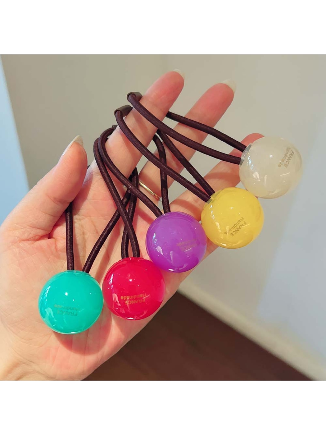 Gifty - Polished Round Accent Elastic Ponytail Hair Tie