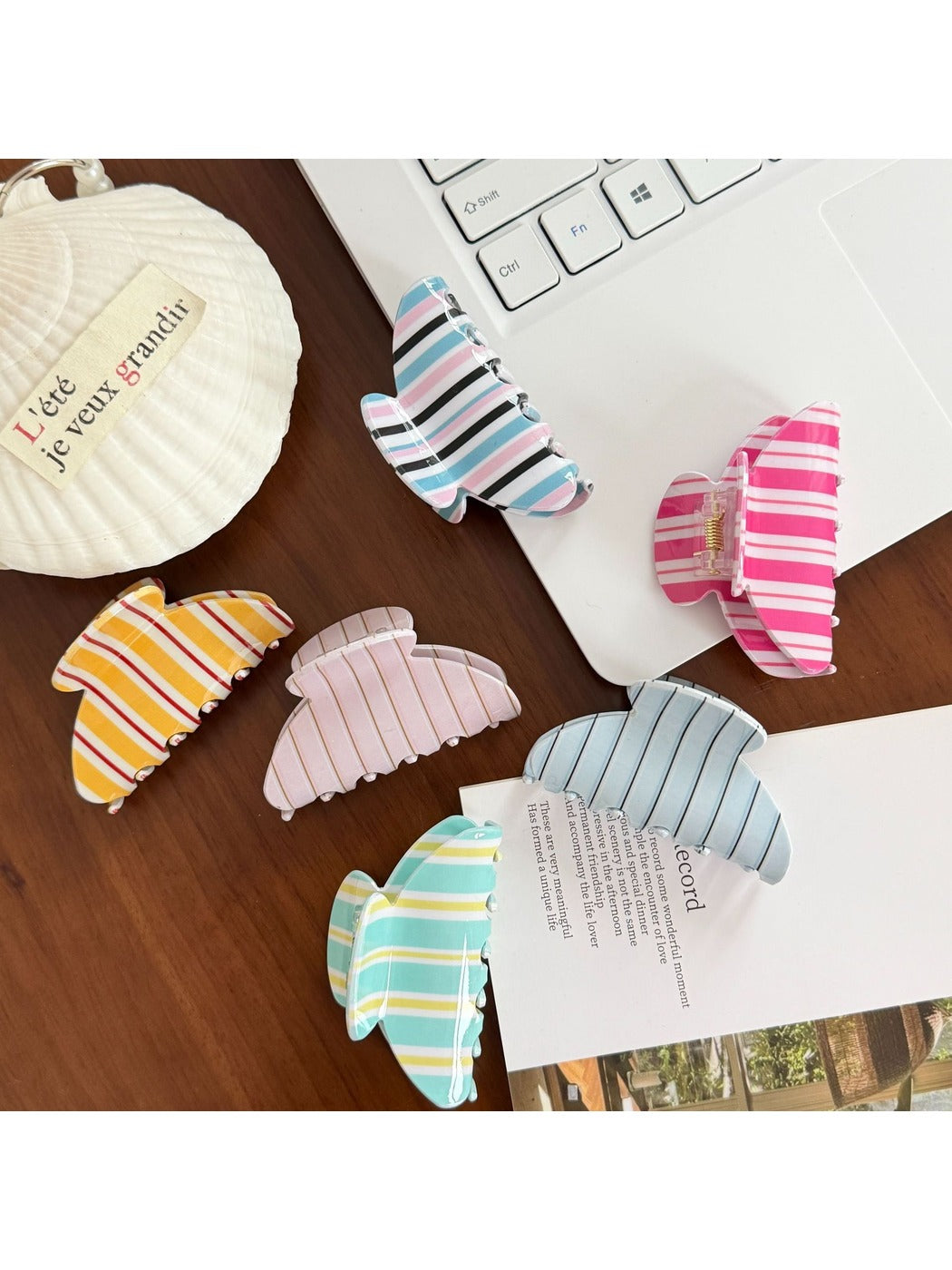 Beau - Sweet Style Striped Plastic Hair Claw Clip