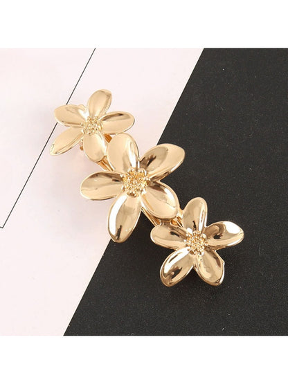 Beau - Trendy Flower Shaped Hair Clip